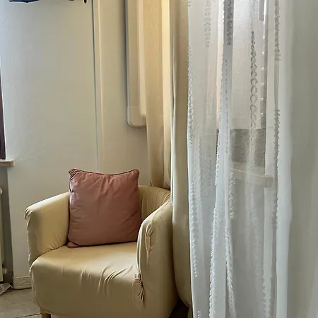 Verona Rooms ゲストハウス 4*