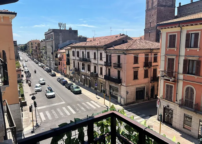 Verona Rooms Konukevi 4*